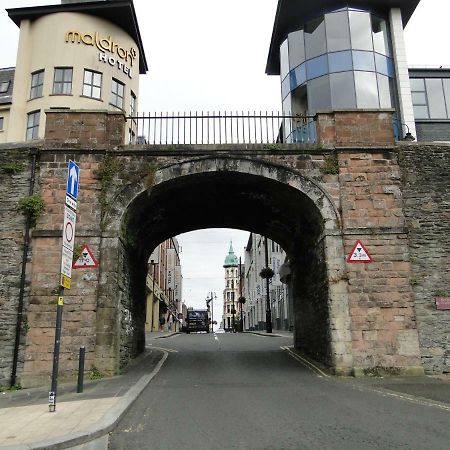 Tri Ard House Derry City Centre Still Open Exterior photo