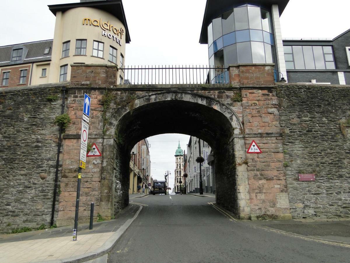 Tri Ard House Derry City Centre Still Open Exterior photo